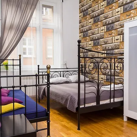 Retro אכסניה *